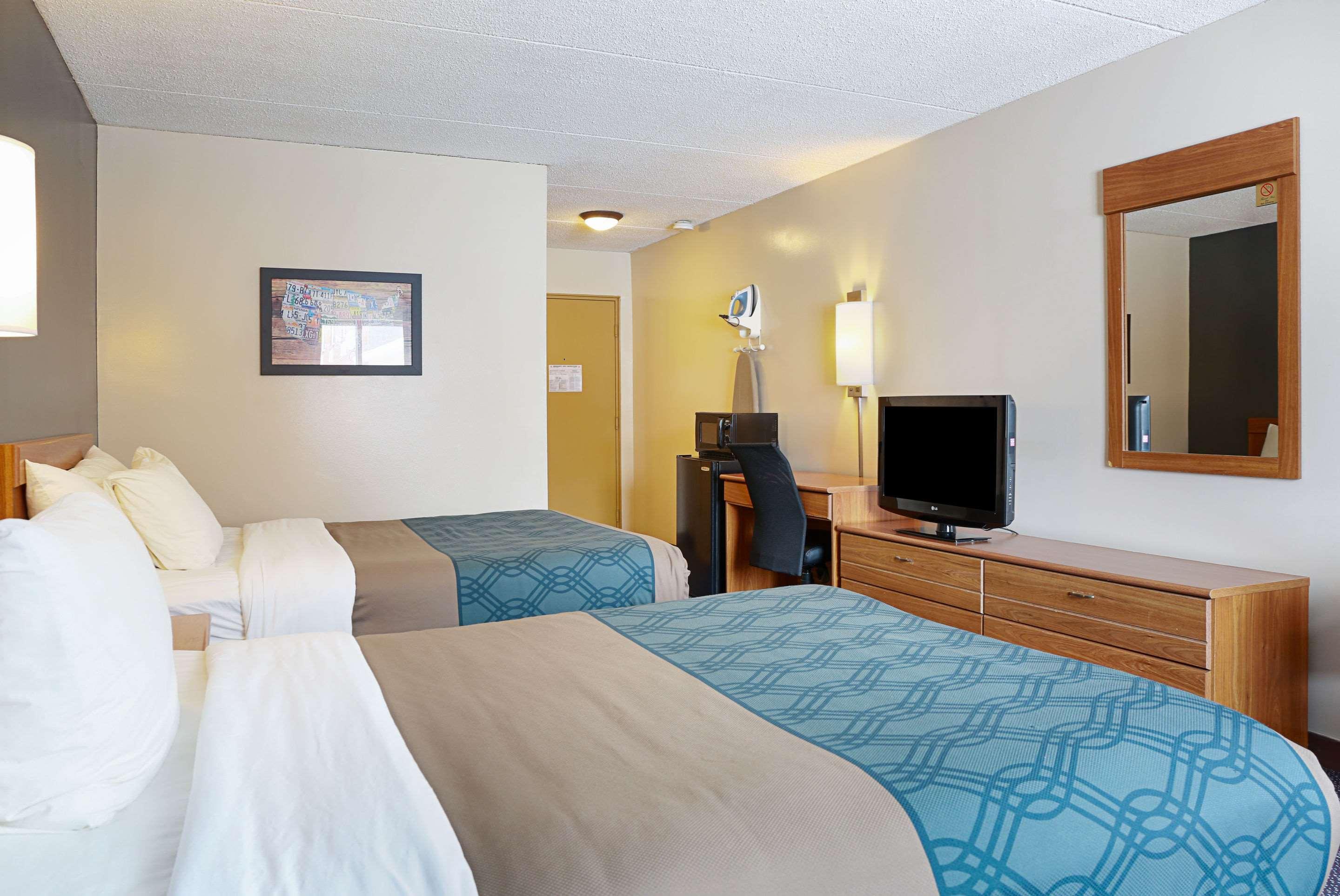 Econo Darien Lakes Alojamento