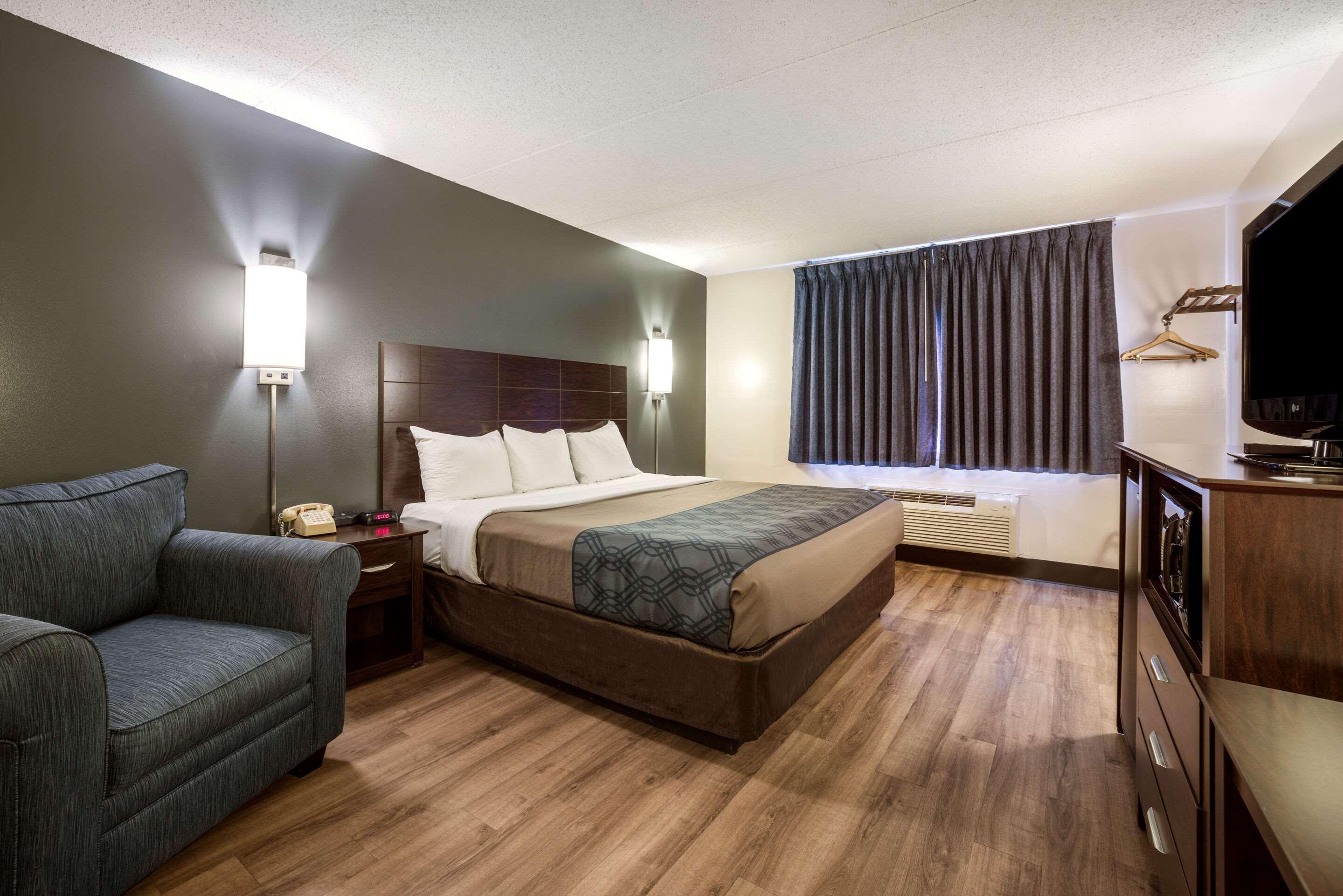 Econo Darien Lakes Alojamento