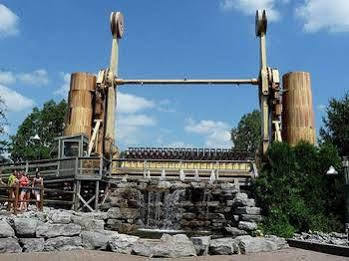 Hotel Darien Lake On The Lake 3*