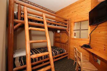 Hotel Darien Lake On The Lake 3*